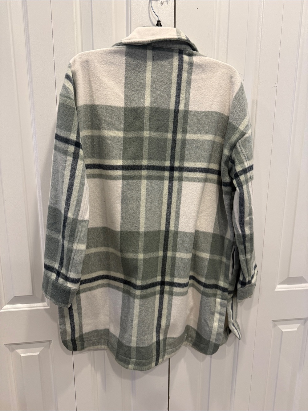 Banana Republic Green and Cream Plaid Utility Shacket - Picture 4 of 5